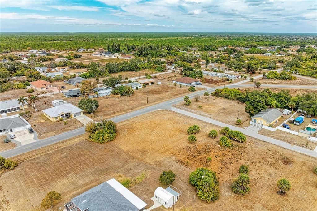 На продажу: $65,000 (0.55 acres)