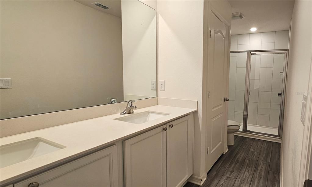 Active With Contract: $190,000 (3 beds, 2 baths, 1635 Square Feet)