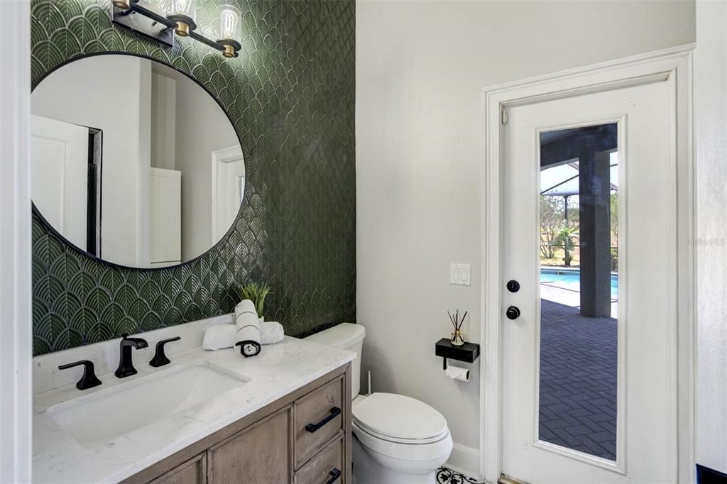 For Sale: $885,000 (3 beds, 3 baths, 3400 Square Feet)