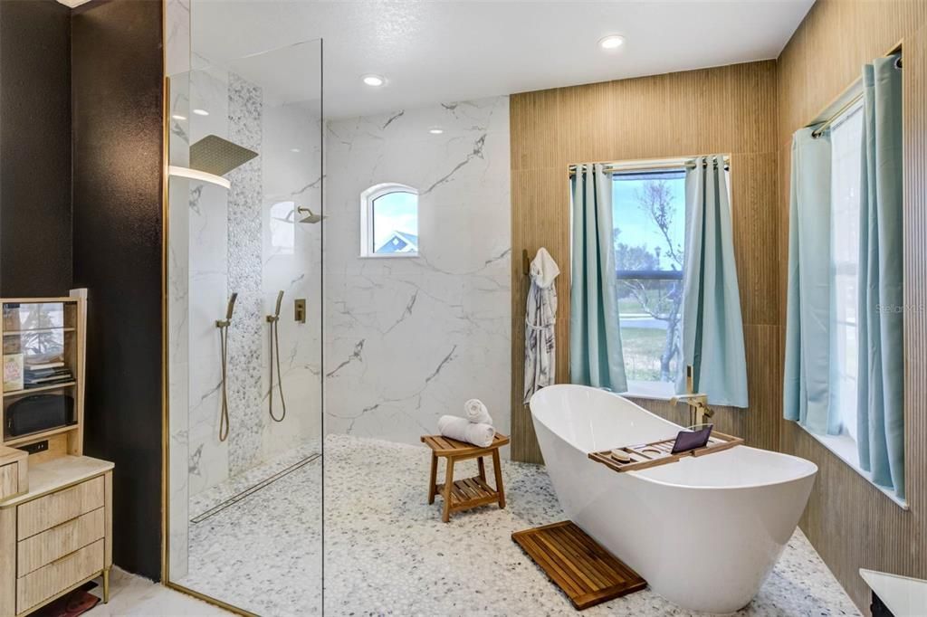 For Sale: $885,000 (3 beds, 3 baths, 3400 Square Feet)