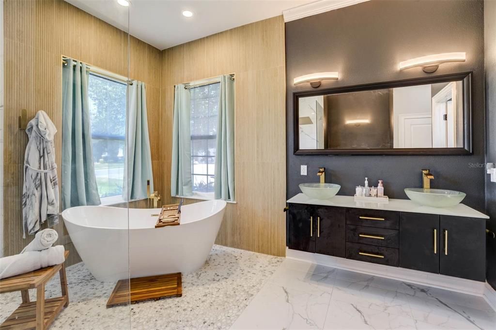 For Sale: $885,000 (3 beds, 3 baths, 3400 Square Feet)