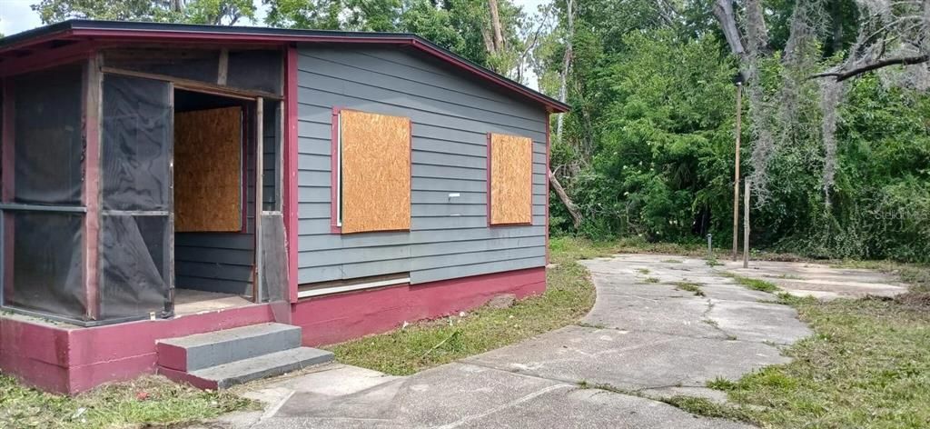 For Sale: $82,990 (3 beds, 1 baths, 1564 Square Feet)