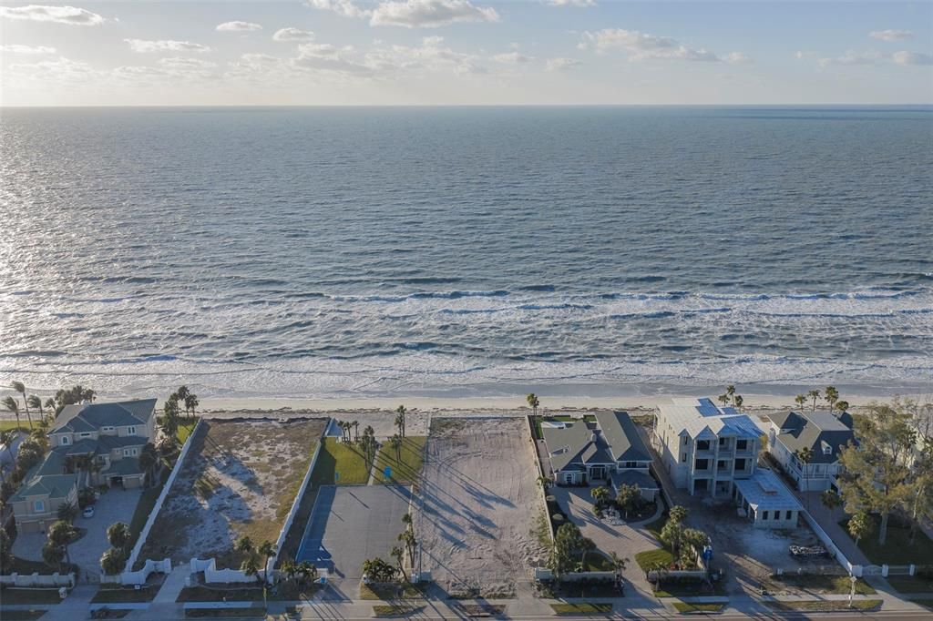 En Venta: $5,500,000 (0.48 acres)