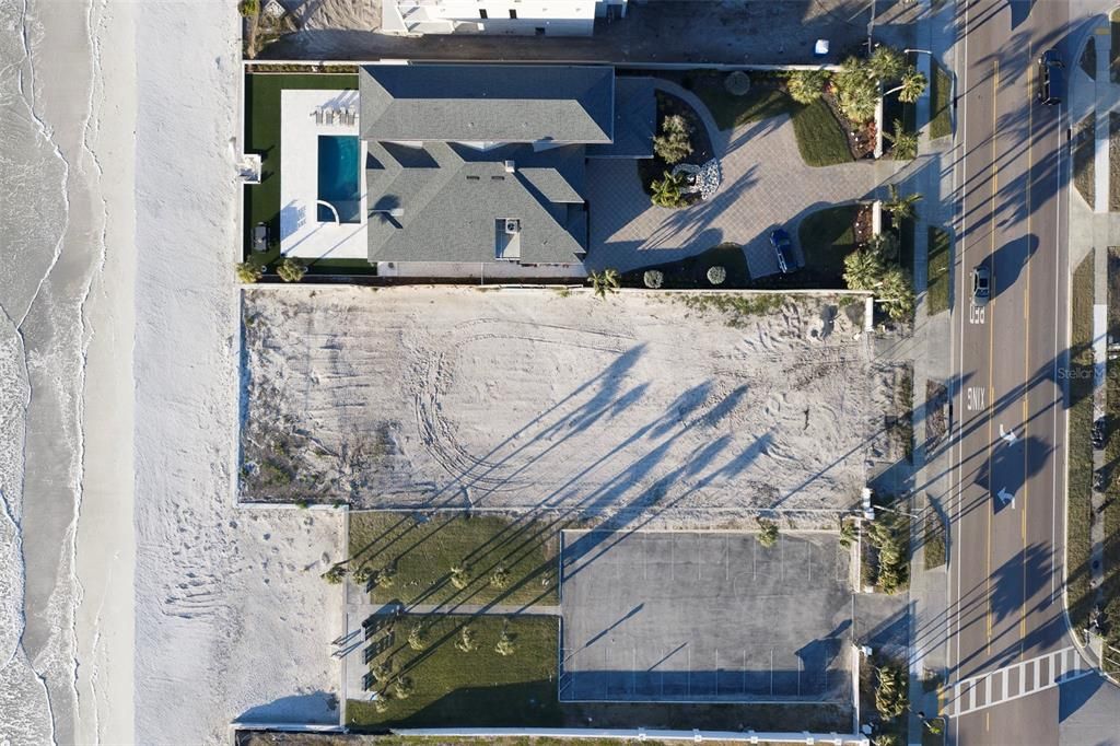 En Venta: $5,500,000 (0.48 acres)