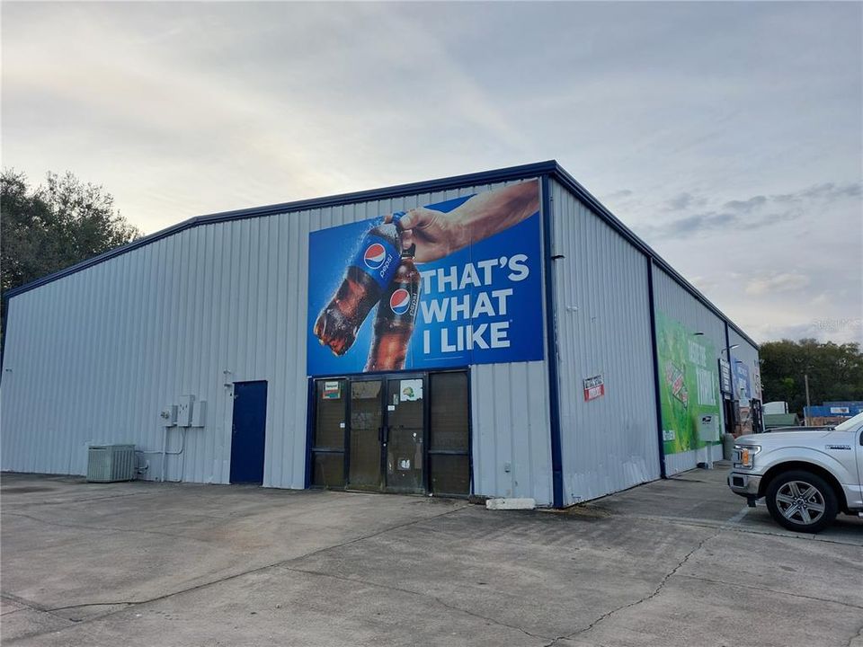 For Sale: $995,000 (0 beds, 0 baths, 6930 Square Feet)