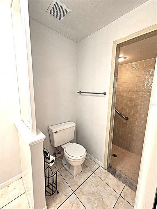 Activo con contrato: $199,900 (2 camas, 2 baños, 1180 Pies cuadrados)