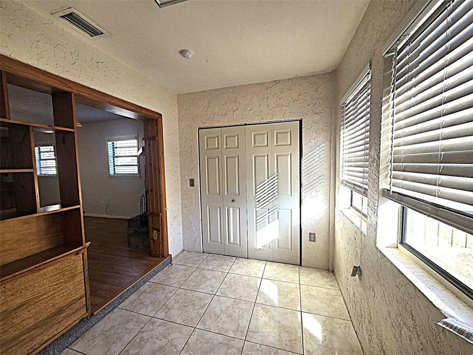 Activo con contrato: $199,900 (2 camas, 2 baños, 1180 Pies cuadrados)