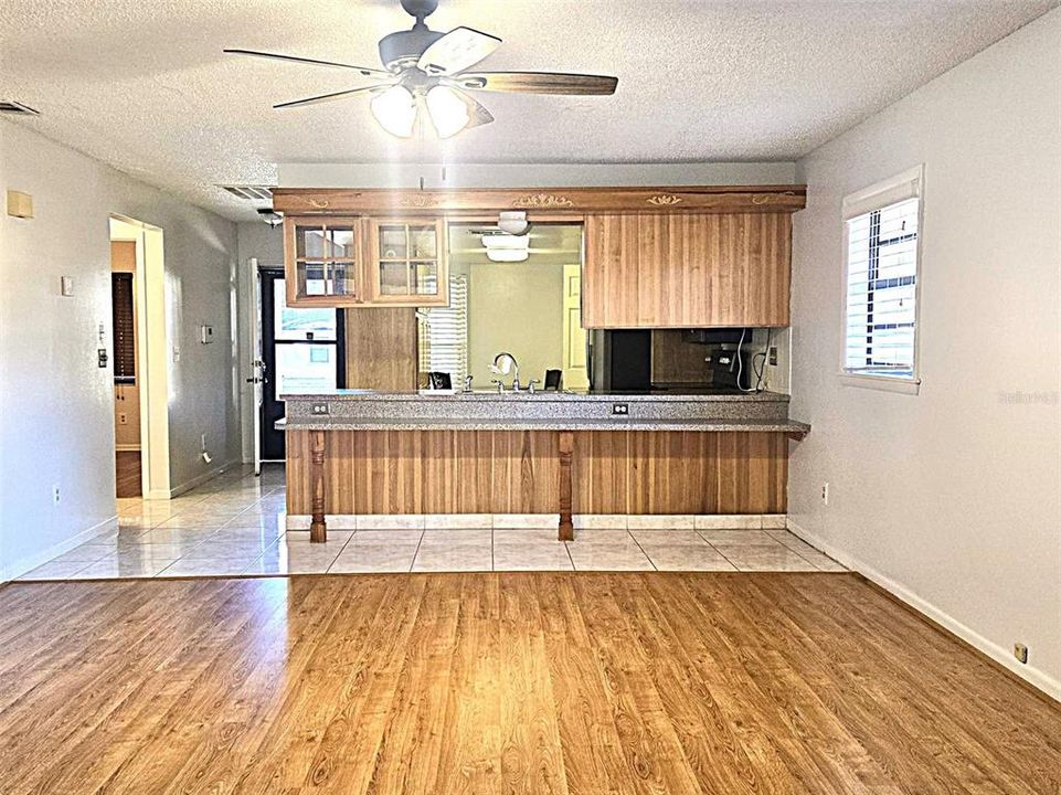 Activo con contrato: $199,900 (2 camas, 2 baños, 1180 Pies cuadrados)