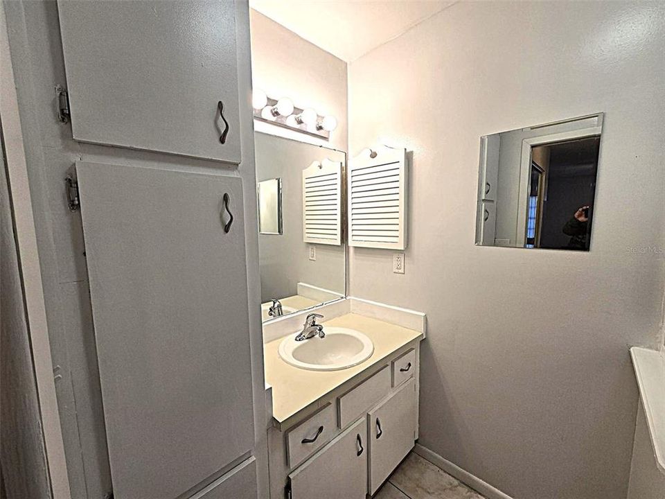Activo con contrato: $199,900 (2 camas, 2 baños, 1180 Pies cuadrados)