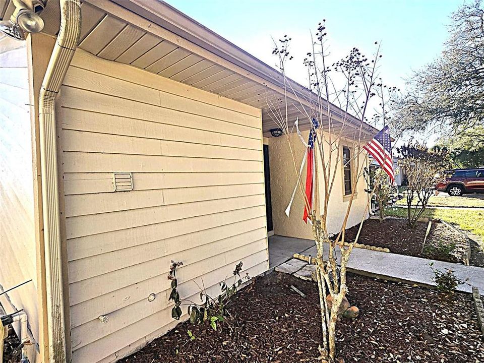 Activo con contrato: $199,900 (2 camas, 2 baños, 1180 Pies cuadrados)