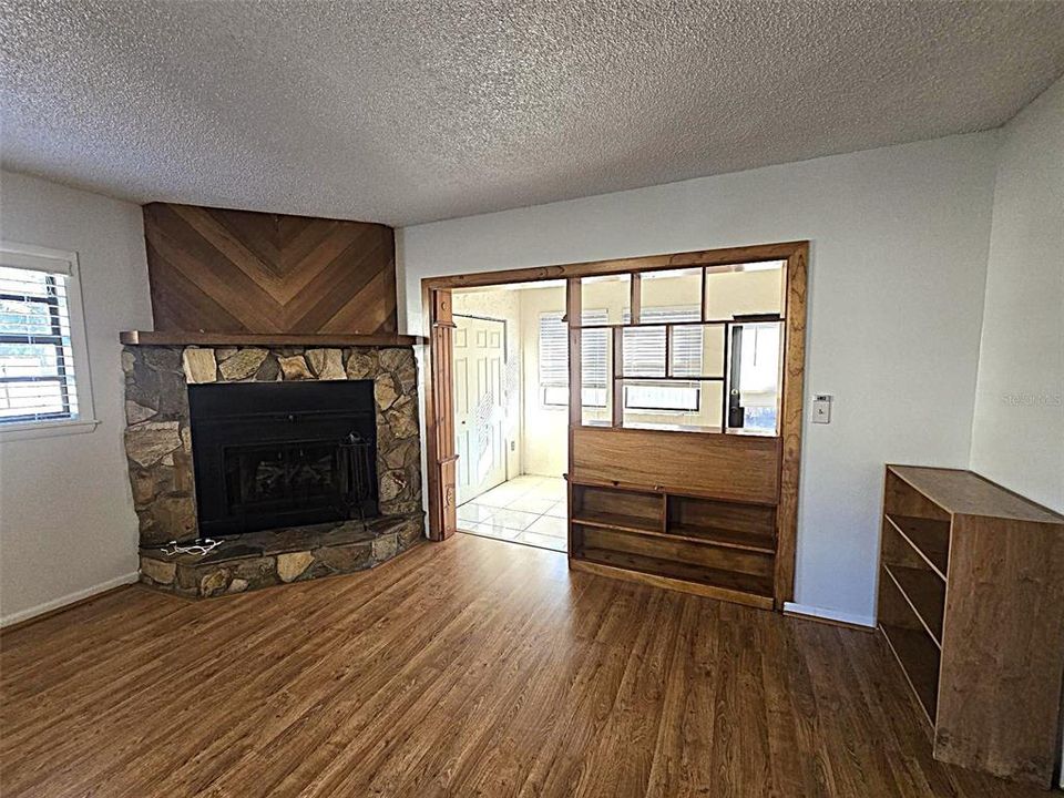 Activo con contrato: $199,900 (2 camas, 2 baños, 1180 Pies cuadrados)