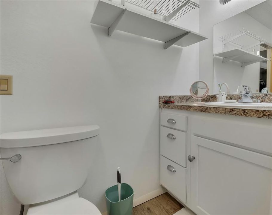 For Sale: $199,000 (2 beds, 2 baths, 840 Square Feet)
