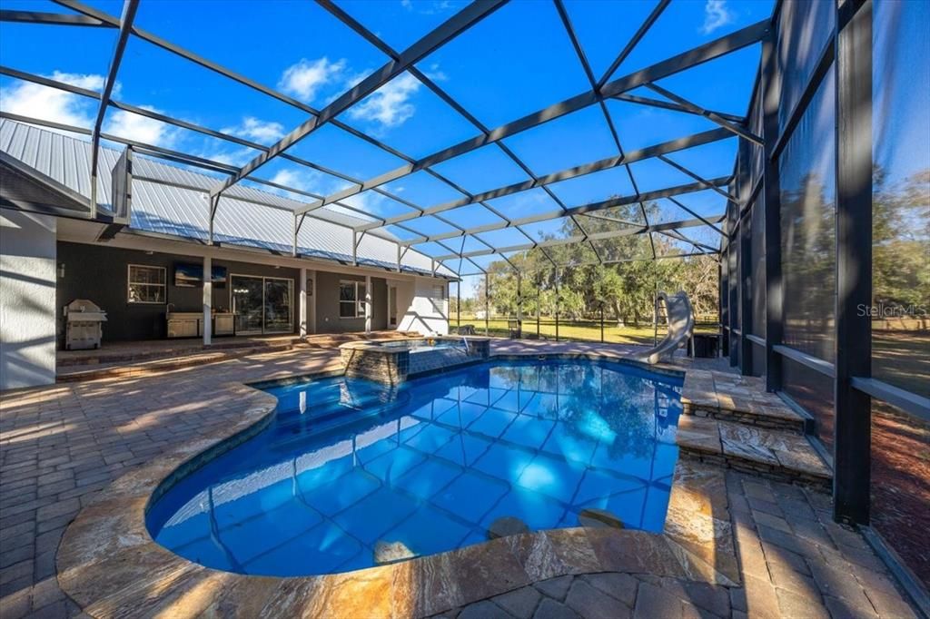 En Venta: $1,050,000 (4 camas, 4 baños, 2615 Pies cuadrados)