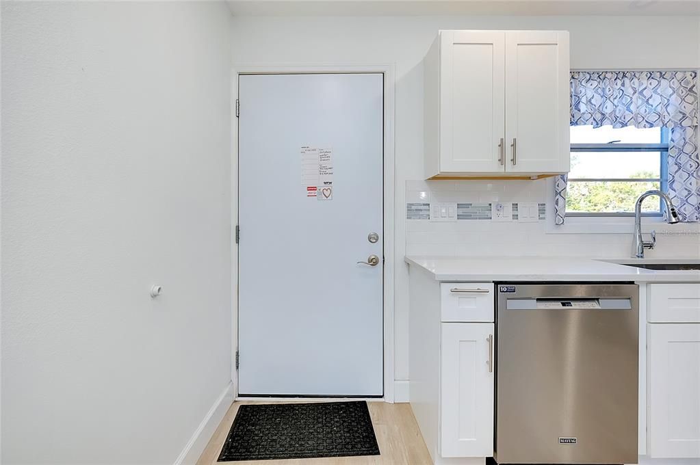 En Venta: $159,900 (2 camas, 2 baños, 946 Pies cuadrados)