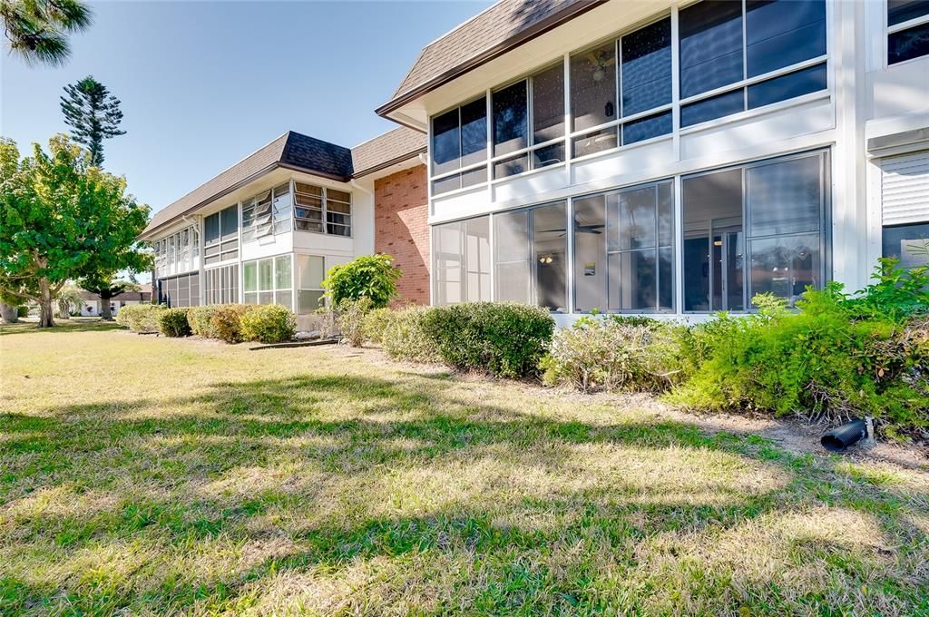 En Venta: $159,900 (2 camas, 2 baños, 946 Pies cuadrados)