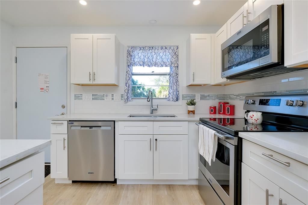 En Venta: $159,900 (2 camas, 2 baños, 946 Pies cuadrados)