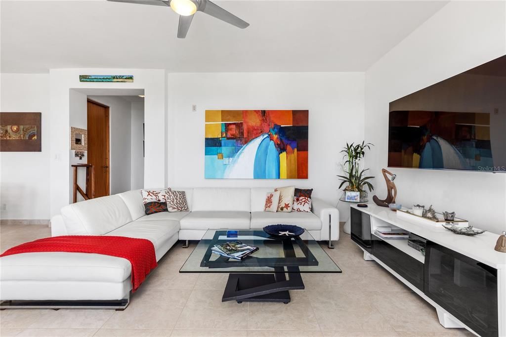 For Sale: $1,495,000 (2 beds, 2 baths, 1646 Square Feet)