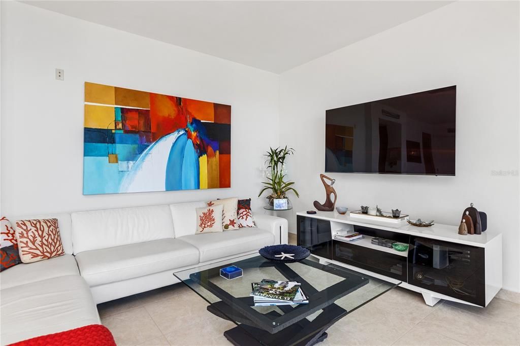 For Sale: $1,495,000 (2 beds, 2 baths, 1646 Square Feet)