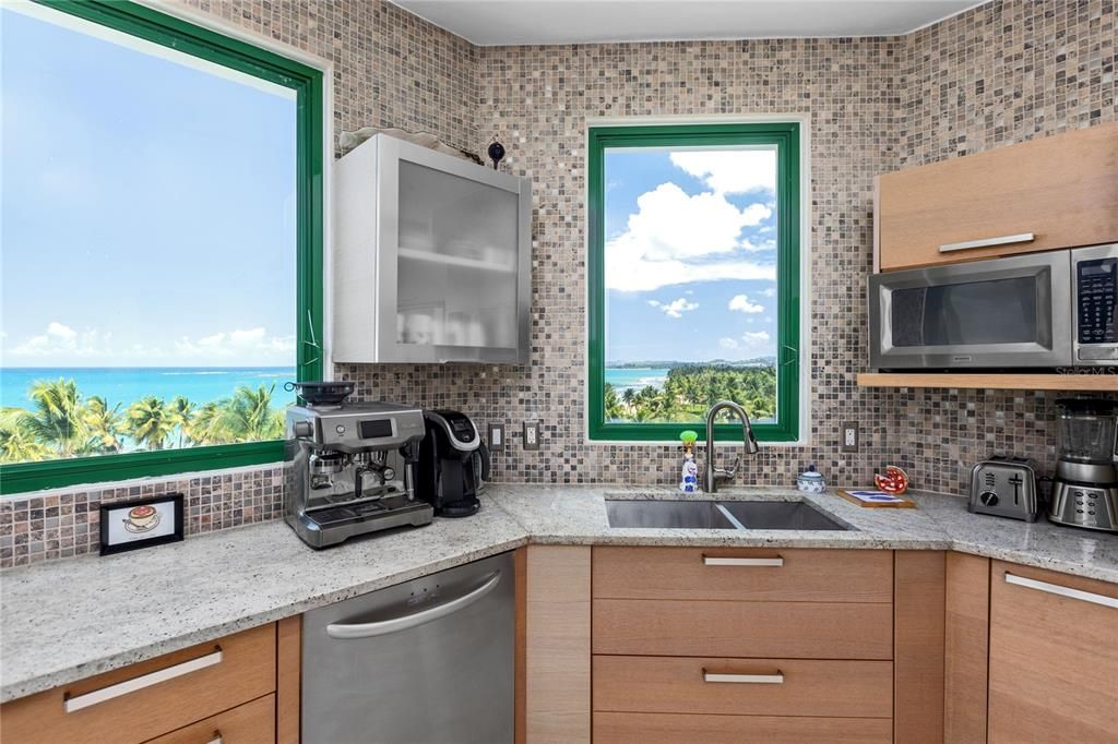 For Sale: $1,495,000 (2 beds, 2 baths, 1646 Square Feet)