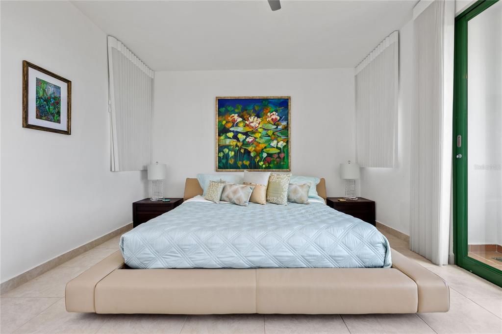 For Sale: $1,495,000 (2 beds, 2 baths, 1646 Square Feet)