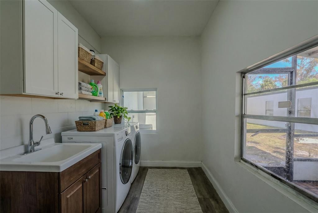 For Sale: $419,900 (5 beds, 3 baths, 2617 Square Feet)