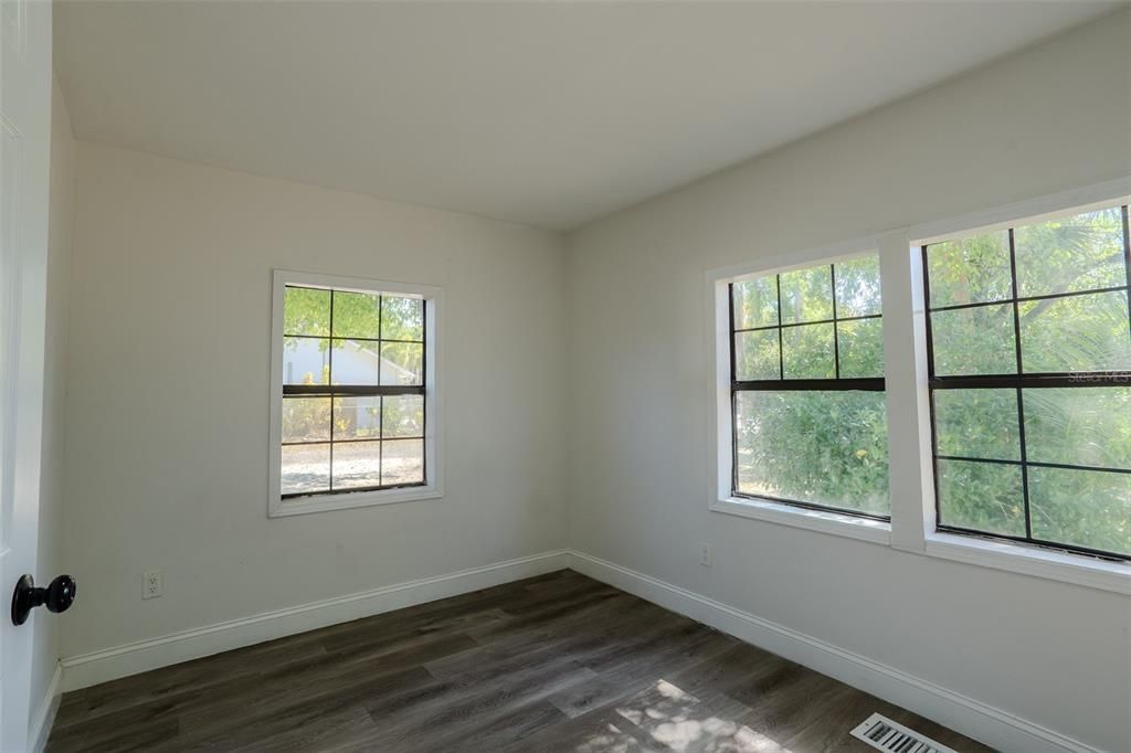 For Sale: $419,900 (5 beds, 3 baths, 2617 Square Feet)
