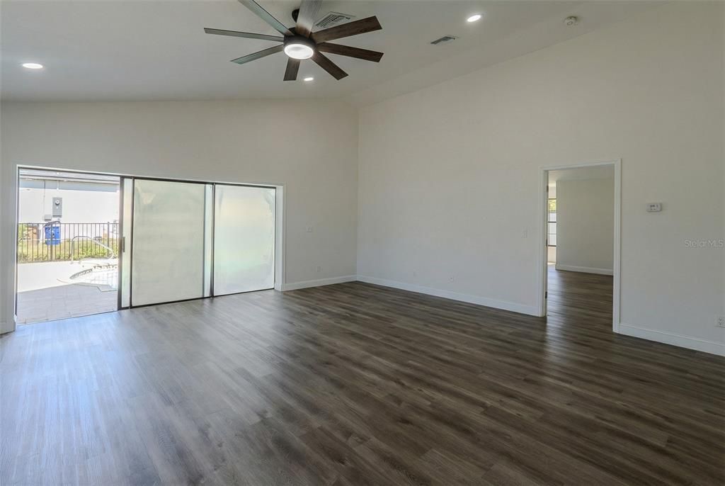 For Sale: $419,900 (5 beds, 3 baths, 2617 Square Feet)