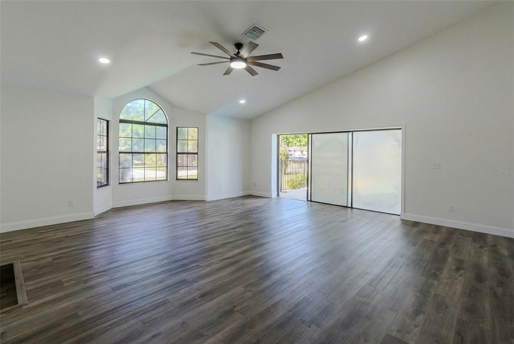 For Sale: $419,900 (5 beds, 3 baths, 2617 Square Feet)