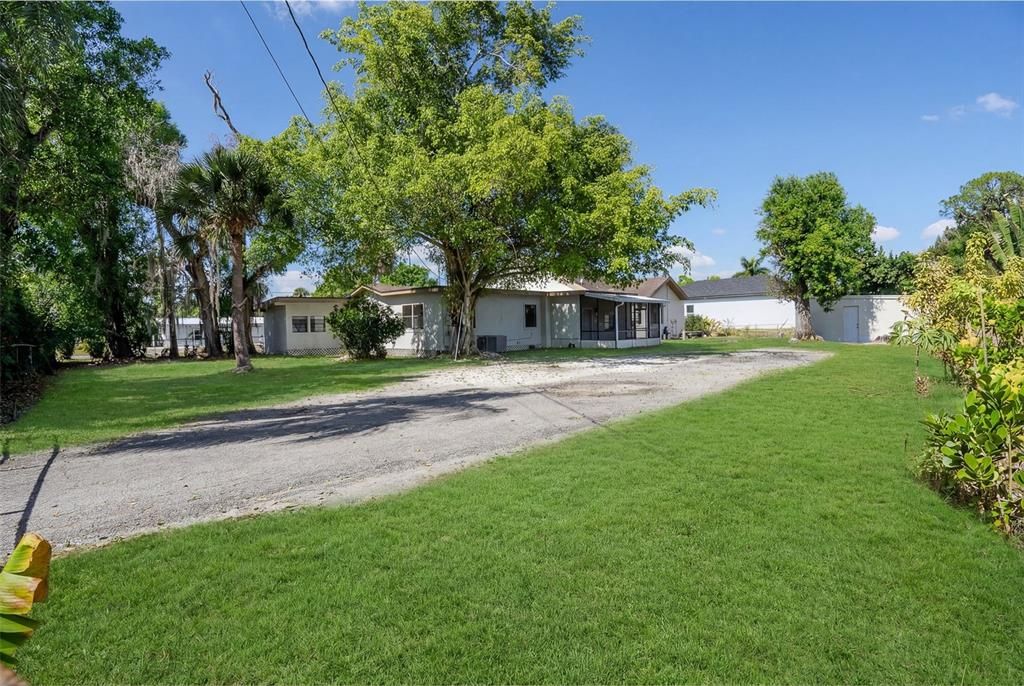 For Sale: $419,900 (5 beds, 3 baths, 2617 Square Feet)
