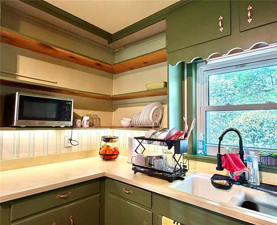 For Sale: $325,000 (3 beds, 2 baths, 1780 Square Feet)