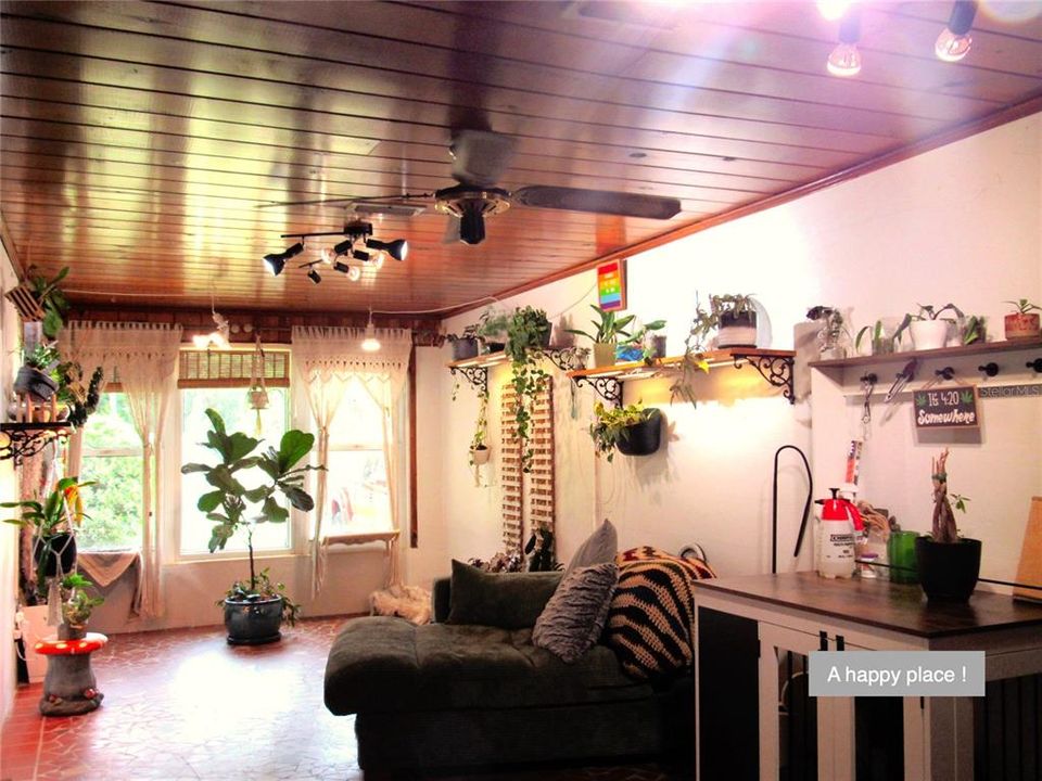 For Sale: $325,000 (3 beds, 2 baths, 1780 Square Feet)