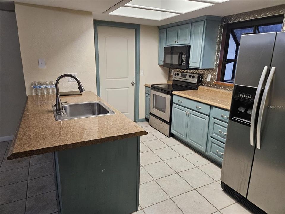 В аренду: $2,295 (3 спален, 2 ванн, 1184 Квадратных фут)