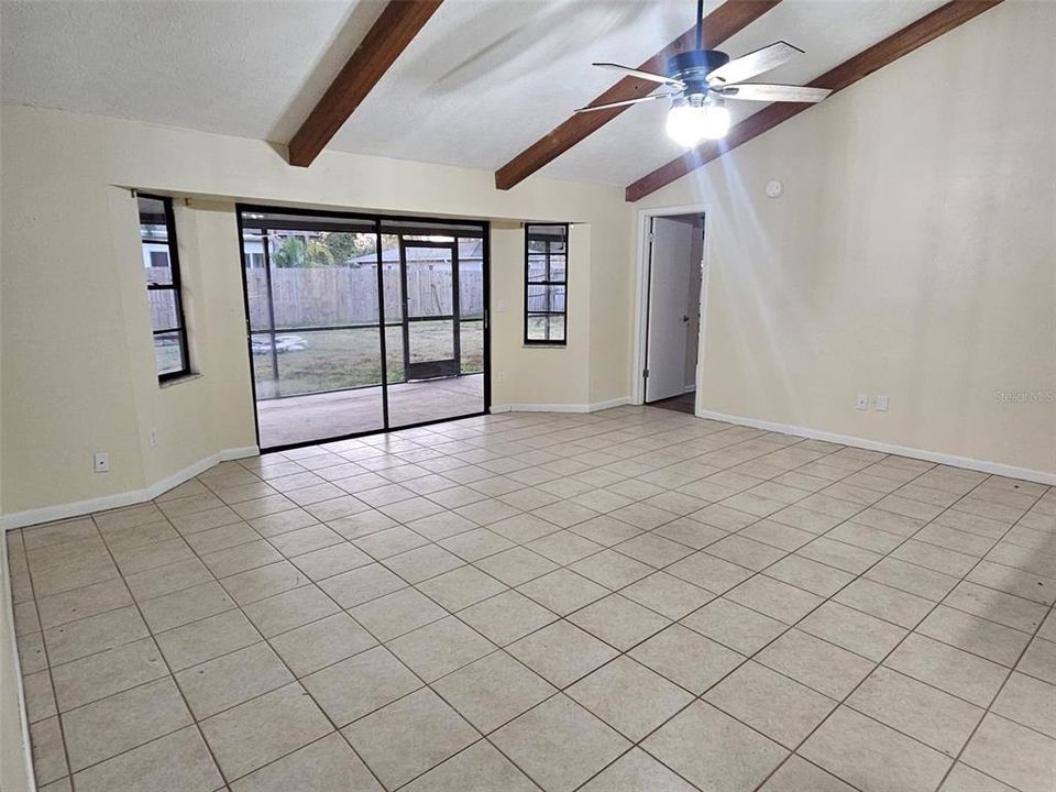В аренду: $2,295 (3 спален, 2 ванн, 1184 Квадратных фут)