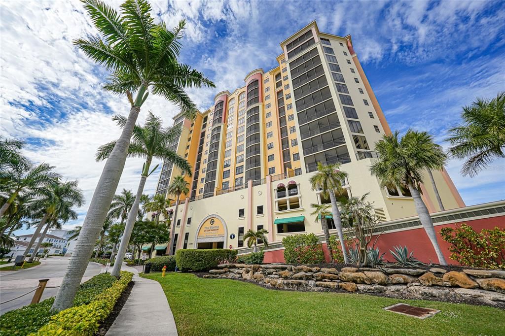 Activo con contrato: $525,000 (3 camas, 2 baños, 1737 Pies cuadrados)