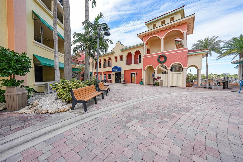 Activo con contrato: $525,000 (3 camas, 2 baños, 1737 Pies cuadrados)