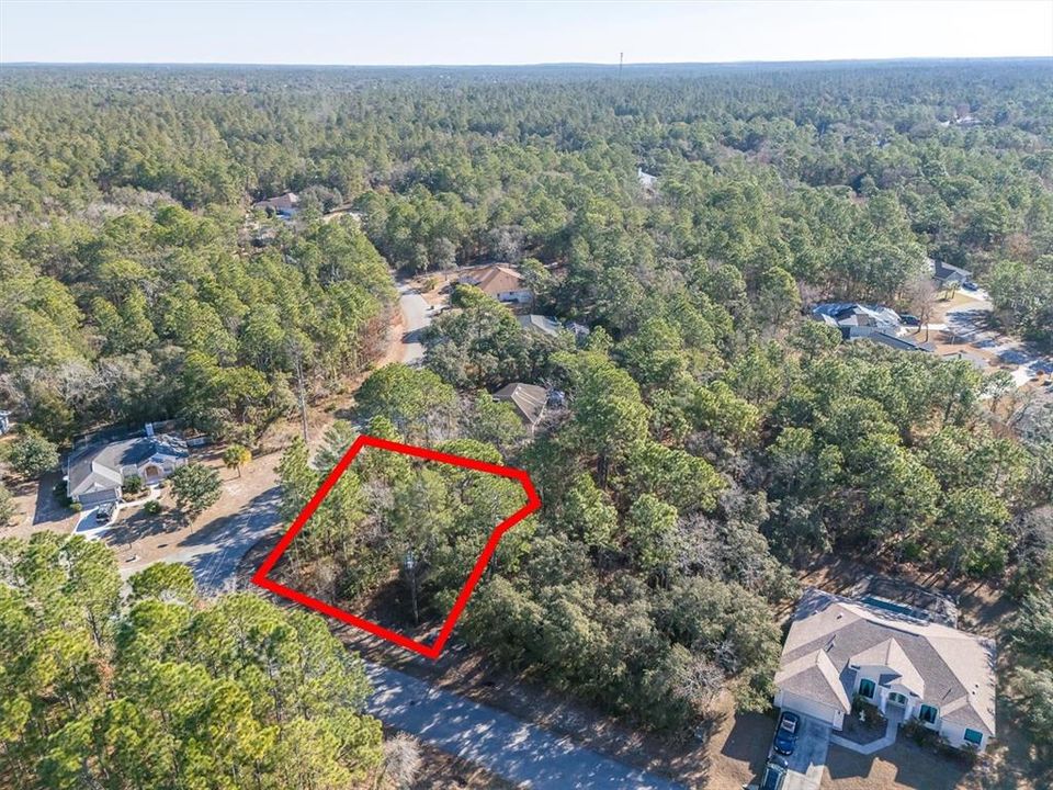 На продажу: $42,000 (0.37 acres)