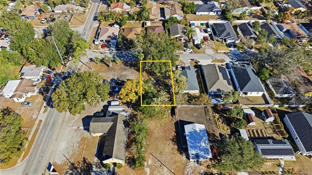 На продажу: $105,000 (0.12 acres)
