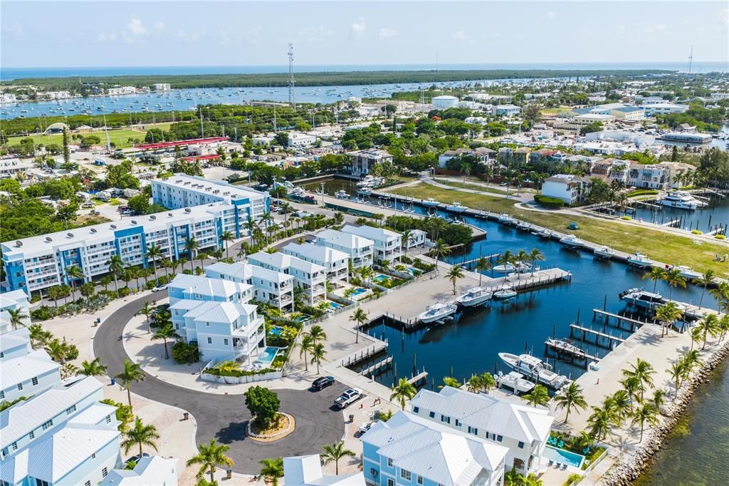 На продажу: $3,495,000 (5 спален, 4 ванн, 3320 Квадратных фут)
