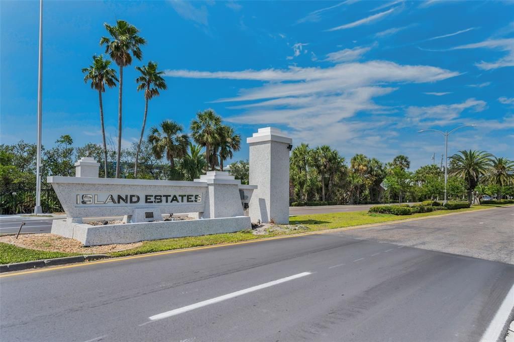 For Rent: $7,500 (3 beds, 2 baths, 1815 Square Feet)