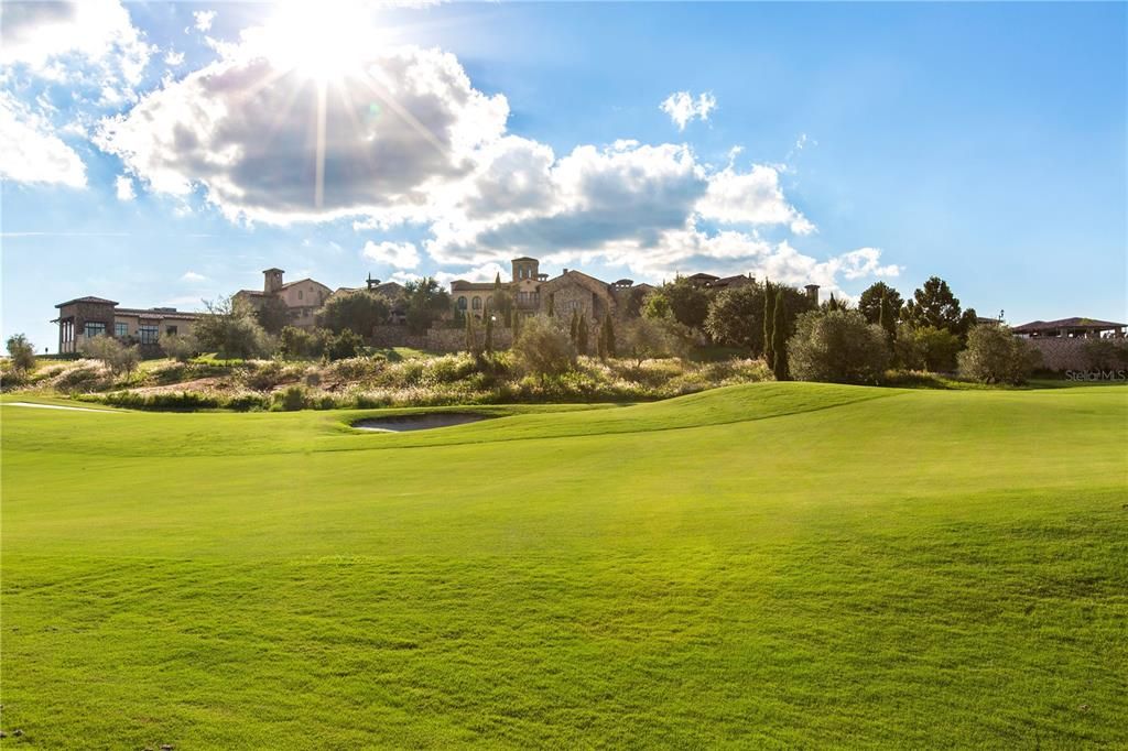 待售: $1,225,000 (1.24 acres)