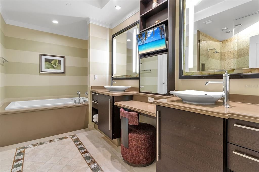 For Sale: $115,000 (3 beds, 3 baths, 1900 Square Feet)
