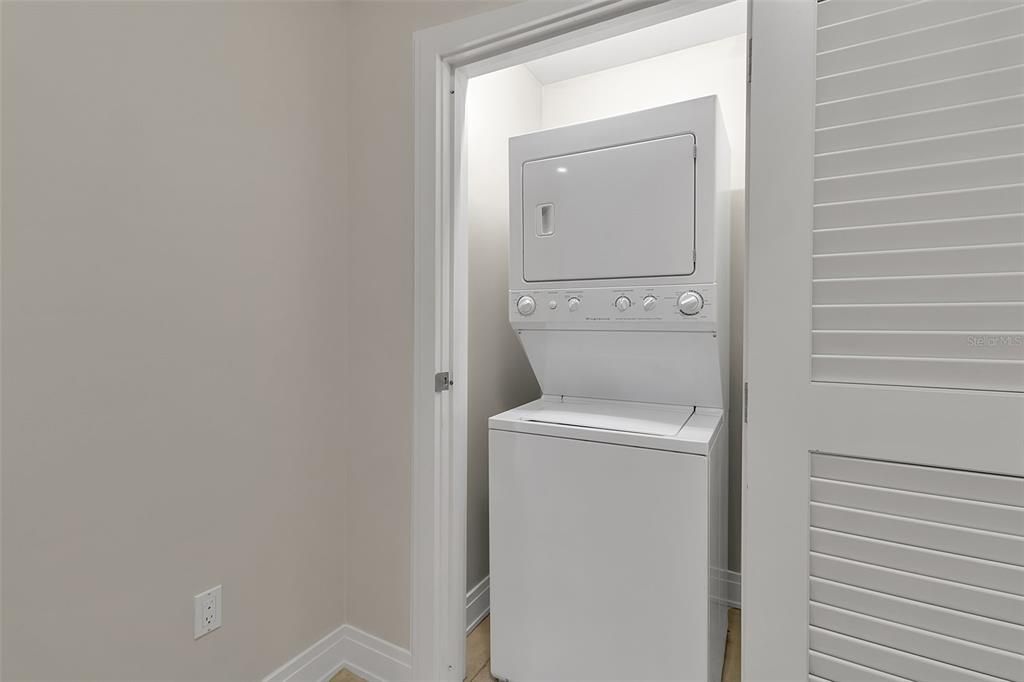 For Sale: $115,000 (3 beds, 3 baths, 1900 Square Feet)