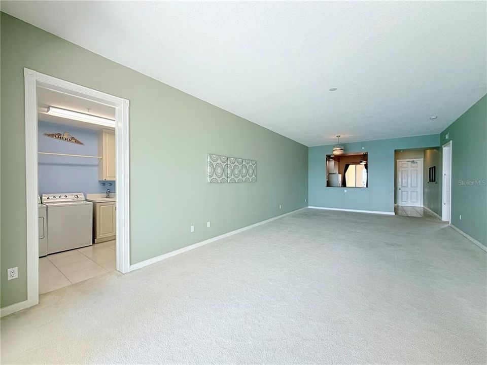 For Sale: $607,000 (2 beds, 2 baths, 1989 Square Feet)