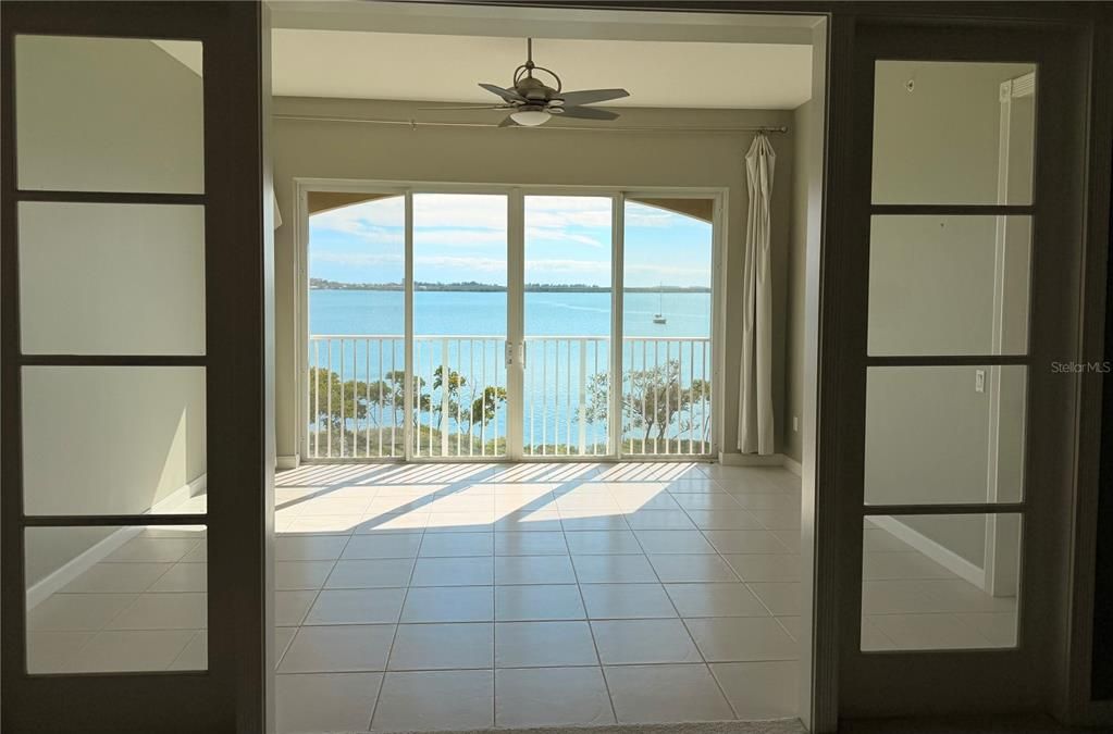 For Sale: $607,000 (2 beds, 2 baths, 1989 Square Feet)
