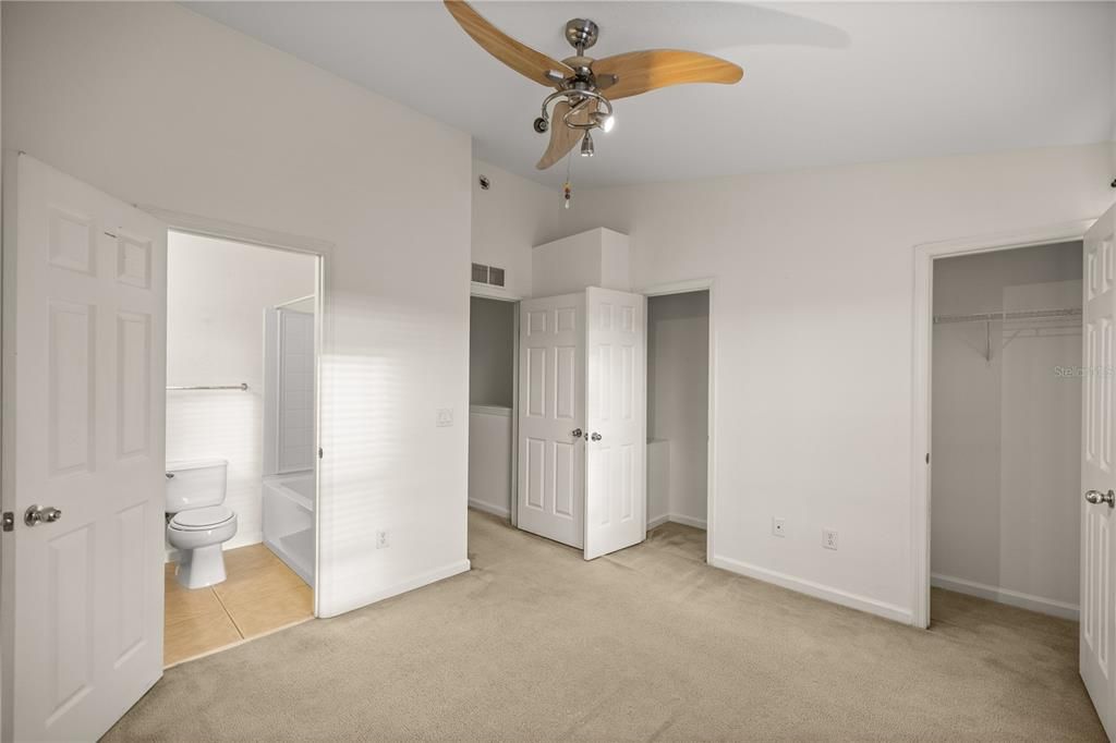For Sale: $186,500 (2 beds, 2 baths, 1134 Square Feet)