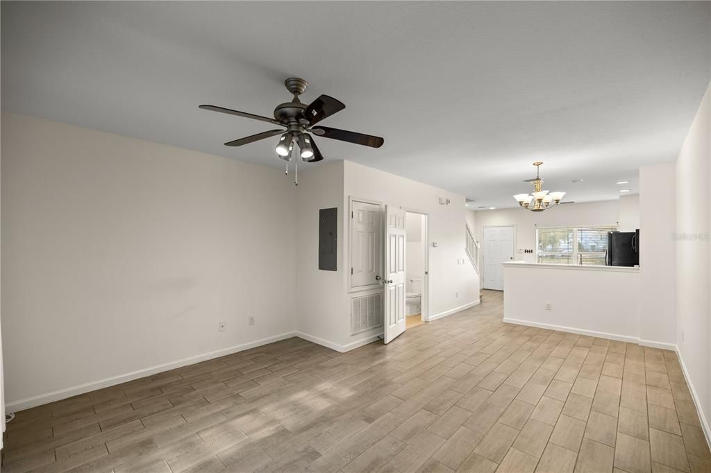 For Sale: $186,500 (2 beds, 2 baths, 1134 Square Feet)