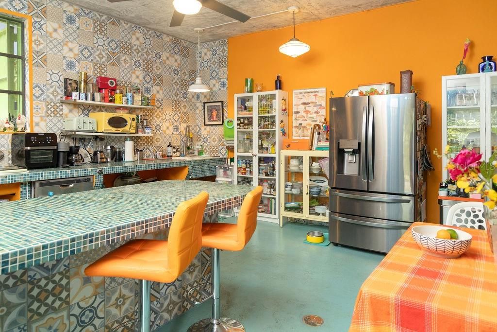 En Venta: $563,000 (3 camas, 3 baños, 2000 Pies cuadrados)