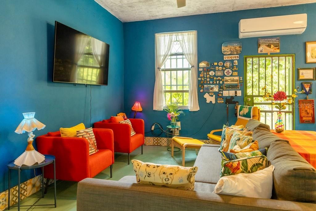 En Venta: $563,000 (3 camas, 3 baños, 2000 Pies cuadrados)