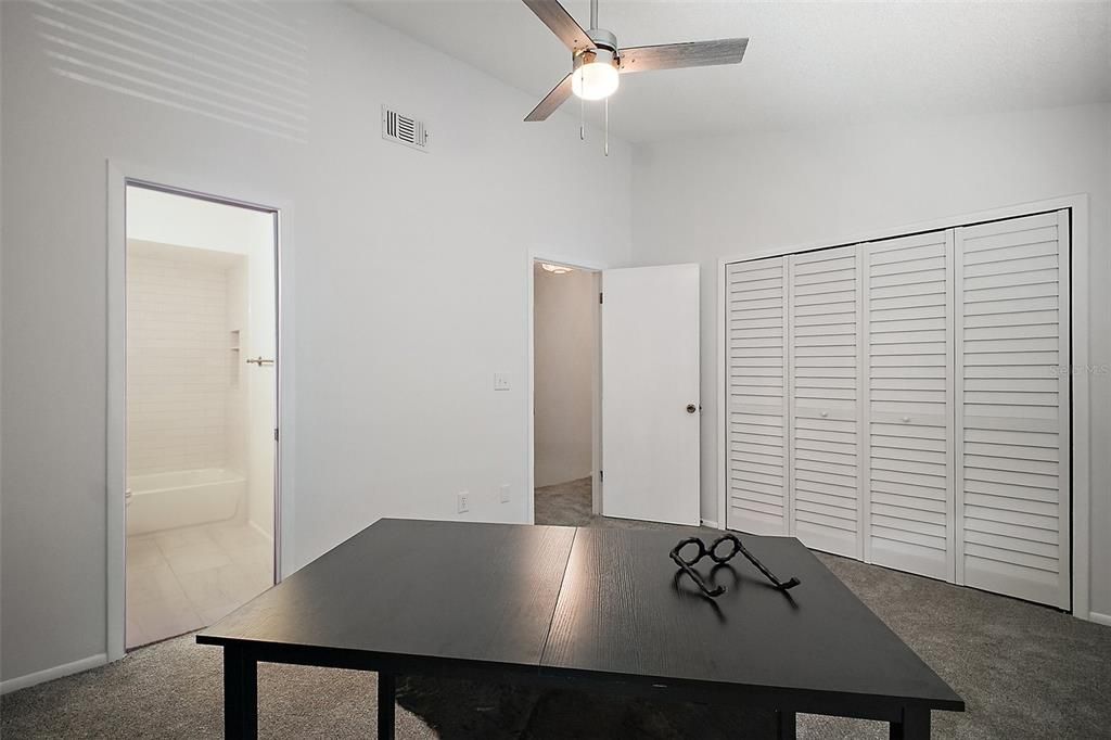 En Venta: $314,000 (2 camas, 2 baños, 1133 Pies cuadrados)