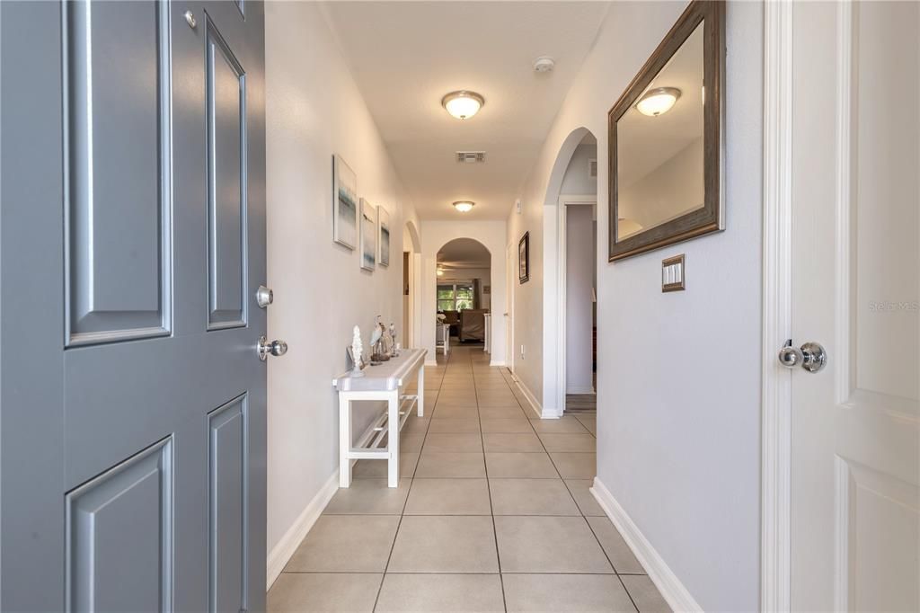 Activo con contrato: $379,000 (4 camas, 2 baños, 1850 Pies cuadrados)